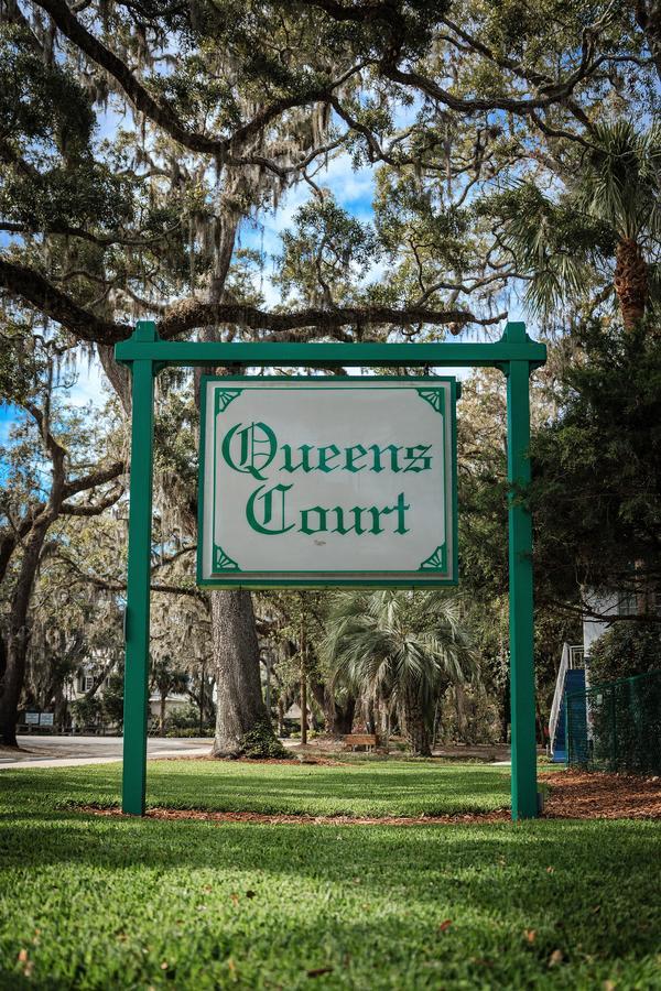Queen'S Court Inn St. Simons Island Exterior photo